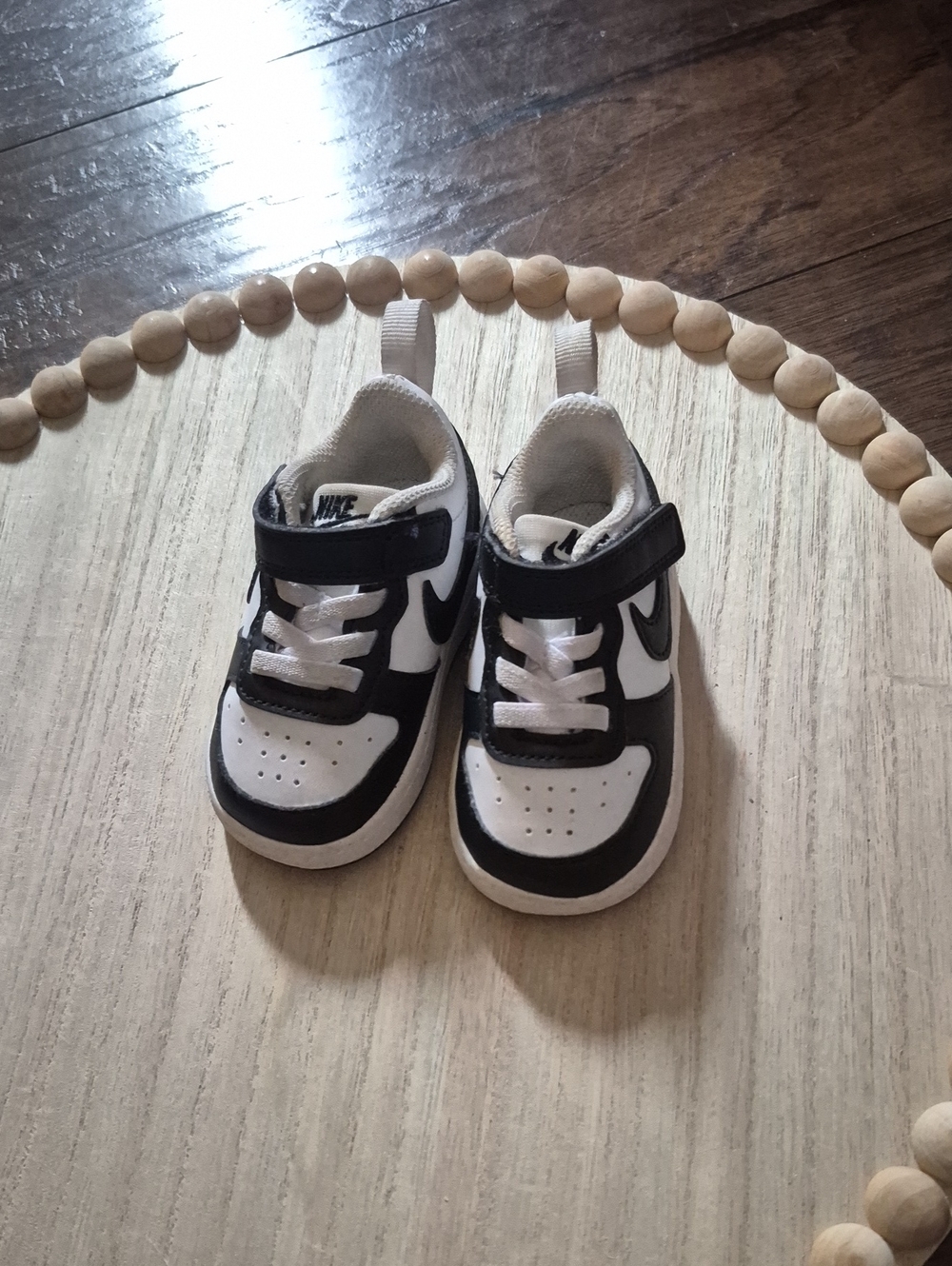 Nike Kids Black/White Low-Top Sneakers